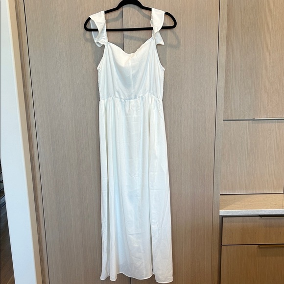 Chic White Sleeveless Maxi Dress - Picture 4 of 8